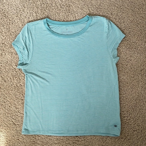 American Eagle Outfitters Tops - Women’s Medium Crop T-shirt- American Eagle